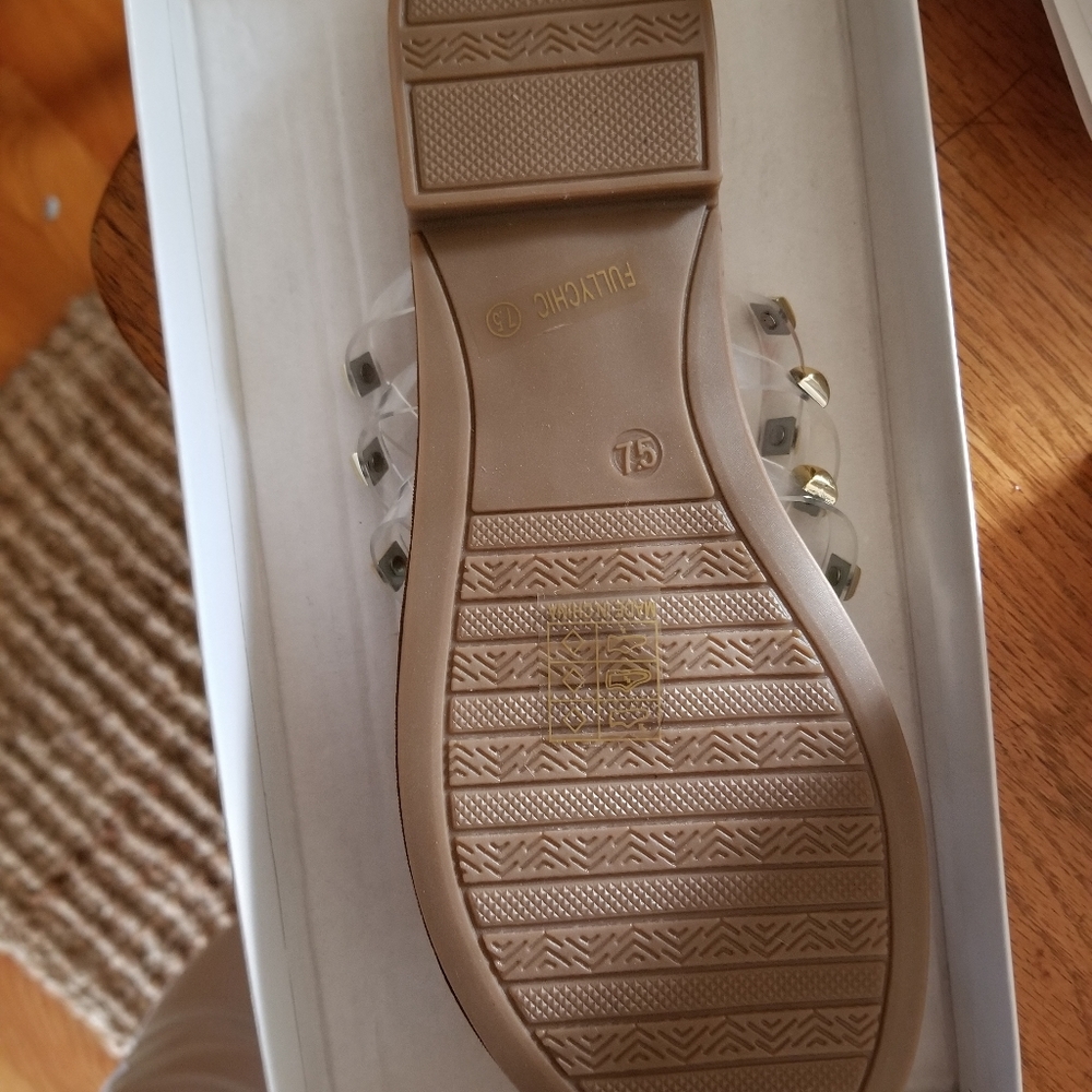 Gel studded sandals! - Picture 5 of 5